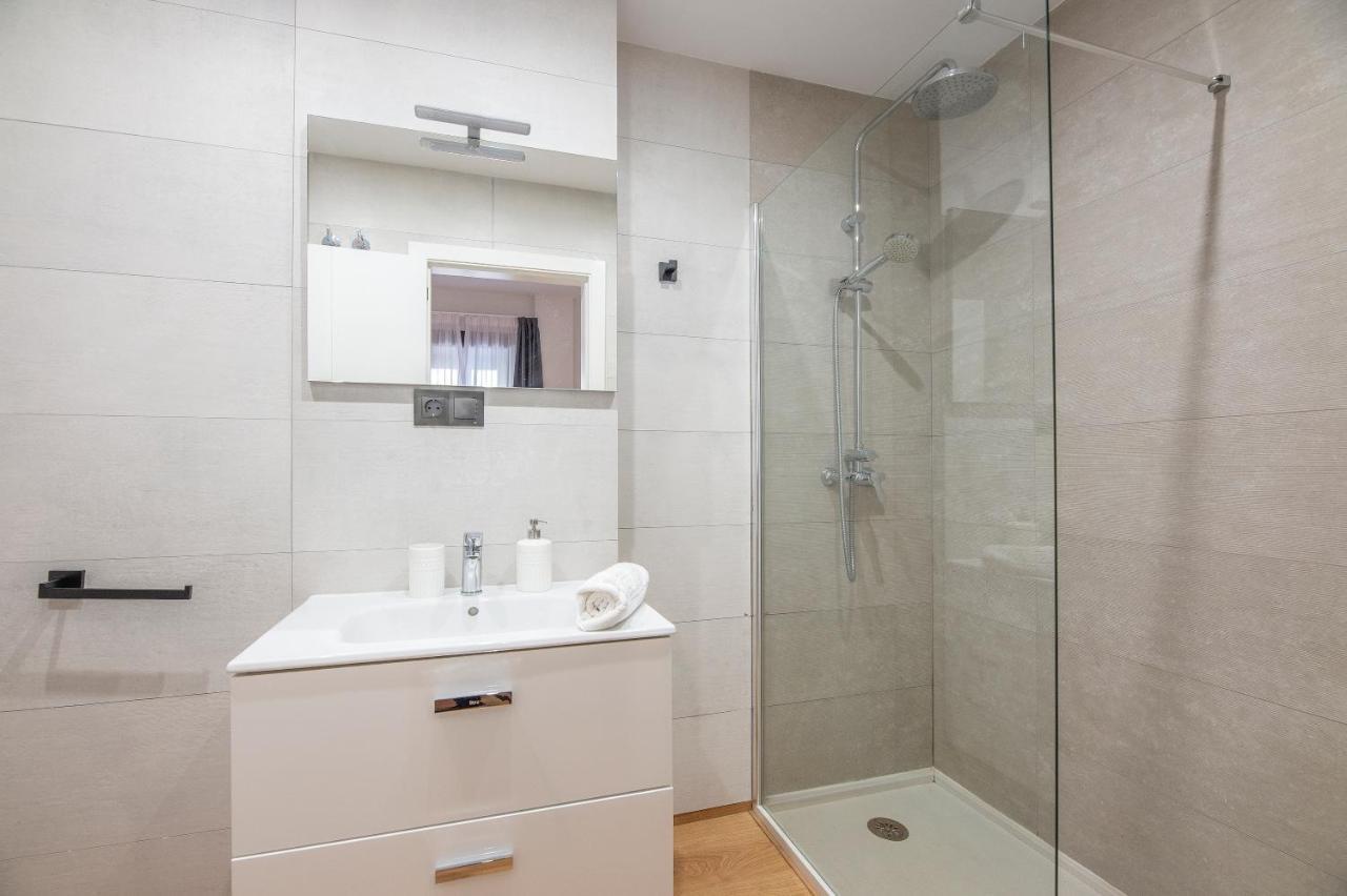 New Apartment -Shared Pool & Solarium- 1A Малага Екстериор снимка